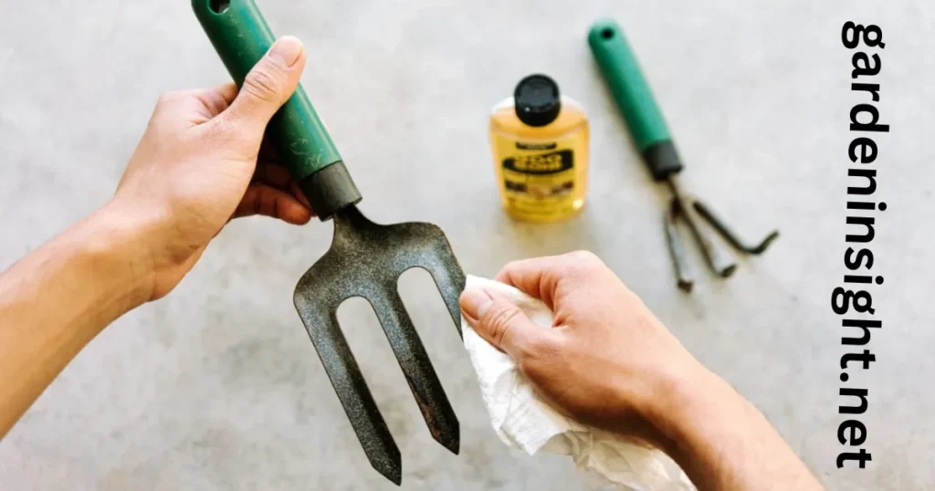 clean gardening tools